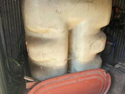 1.000 Liter Tank mit Handpumpe und Abtropfschale