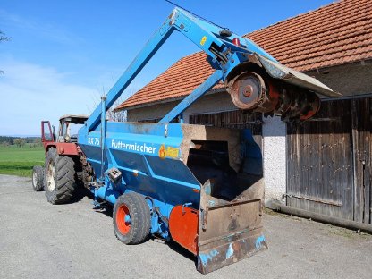 Bild 3:Futtermischwagen Himel DX75