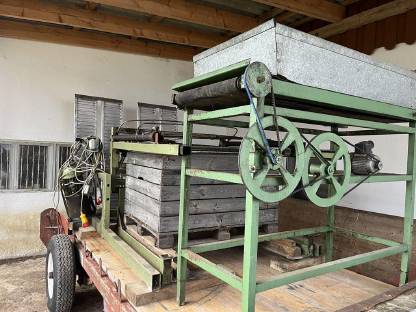 Bild 2:Großkistenentleerung inkl. Förderband