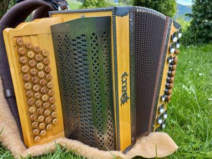 Bild 3:Steirische Harmonika Parz