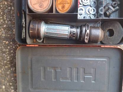 Bild 8:HILTI BOLZEN SETZGERÄT MIT ZUBEHÖR