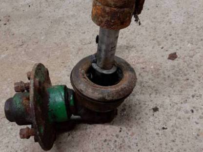 Bild 2:Gebrauchter Achsschenkel Deutz D 40