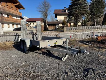 Bild 2:Humbaur Baumaschinentransporter