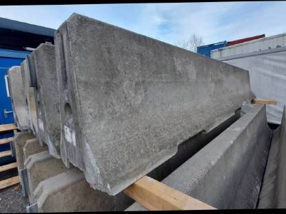 Betonleitwände