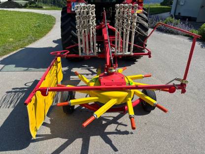 Bild 2:Pöttinger Euro Top 340 N Einkreiselschwader