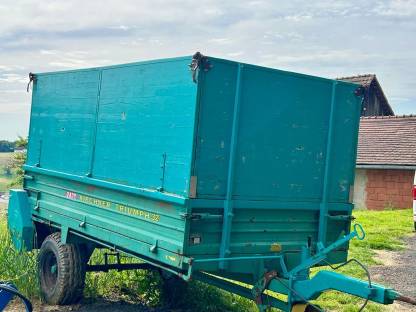 Bild 4:Anhänger mit Kratzboden für Hackschnitzel