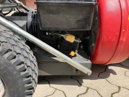 Bild 6:Laubsauger und Häcksler