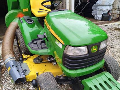 Bild 9:John Deere Rasentraktor X740 Hochentleerung