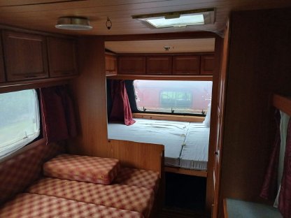 Bild 4:Steyr 680 Allrad DoKA mit Wohnwagen