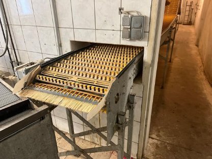 Bild 6:Big Dutchman Volierenanlage für Legehühner