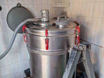 Milchtank mit Kühlung