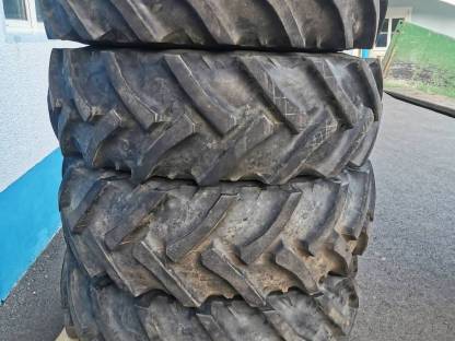 Bild 2:MB Trac 700 800 oder 900 Turbo Reifen mit Felgen und Schneek