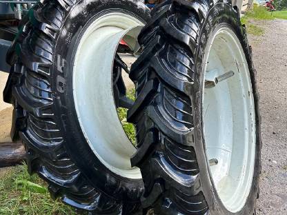 Bild 3:Zwillingsräder Trinker 270/95R36