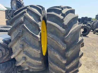 Bild 6:Traktorreifen 650/65 R 42 Trelleborg TM800 mit Felgen
