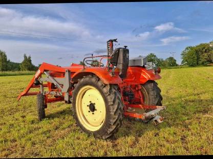 Bild 2:Steyr 188 Traktor mit Frontlader