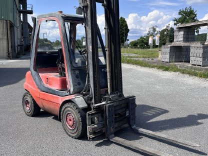 Bild 4:Linde H25D-03, 2.500 kg, verstellbare Zinken