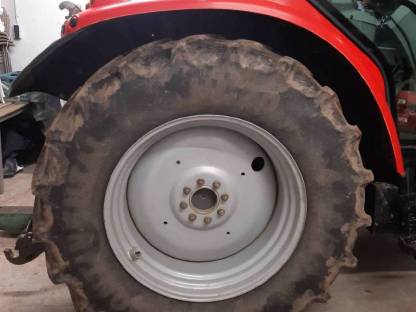 Bild 4:Räder Radsatz Reifen MF Massey Ferguson
