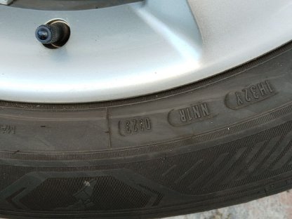 Bild 2:Reifen mit Alufelgen für Suzuki Grand Vitara