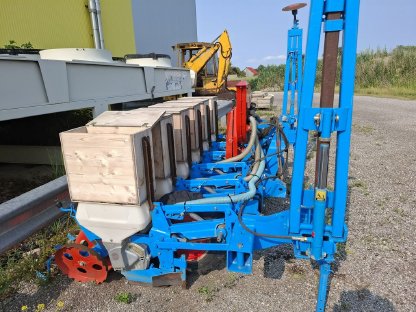 Bild 2:Monosem NG+ 4R 6-reihige Einzelkornsämaschine