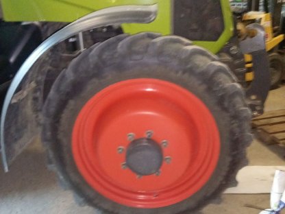 Bild 3:Pflegeräder, Kulturräder, Hackfruchträder Claas Arion