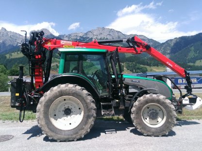 Bild 6:Valtra T151eh, Epsilon C80L, Riedler Anhänger