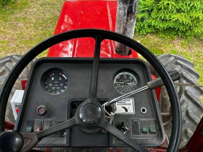Bild 5:IHC 745-XLA mit Frontlader