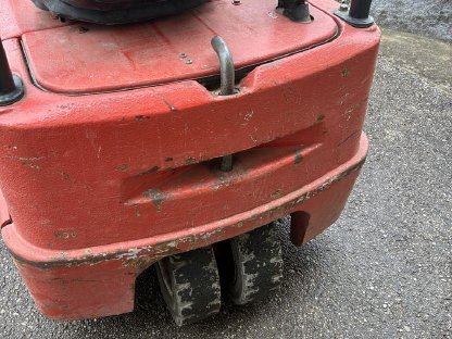 Bild 7:Linde Elektrostapler E12 mit Triplexmast