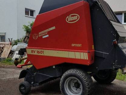 Bild 3:Lohnpressen Holzschlägerung und Gartenpflege