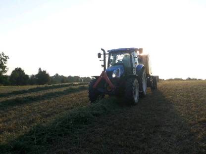 Bild 3:Heu und Silage Ernte