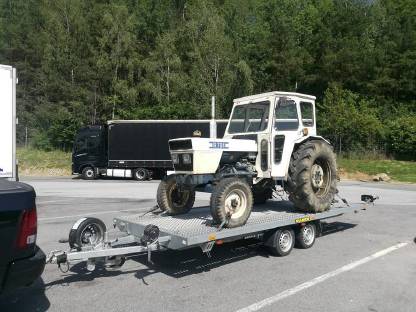 Transporte - Überstellung: Traktor-Bagger-Anhänger - 3 t