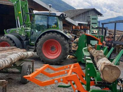 Bild 4:Brennholzaufbereitung