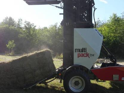 Bild 3:Übernehme Kleinballenpressen & Kleinballen bündeln