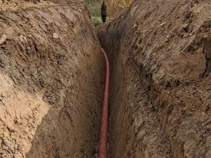 Bild 9:Leitungsbau (Drainage) mit ASTINATOR 95UR + V-FORMER