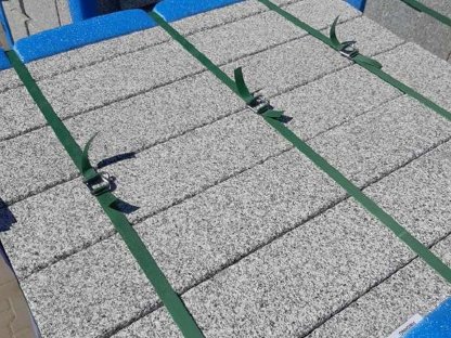 Bild 4:Granit Leistenstein Bordstein