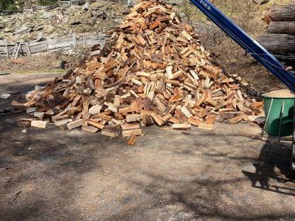 Bild 4:Brennholzzerkleinerung