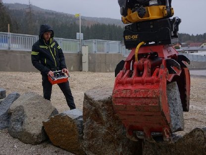 Bild 9:Baggerungen, Stemmarbeiten, Nassflächen, Restholzräumung,...