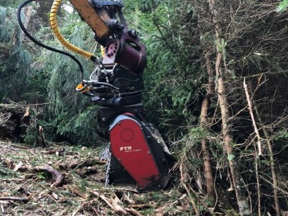 Bild 5:Forst- Alm- Wegsanierung,Rekultivierung,Böschungspflege