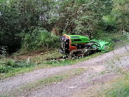 Bild 3:Mulcharbeiten / Wurzelstockfräsen