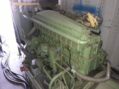 Bild 2:Notstromaggregat Jenbacher