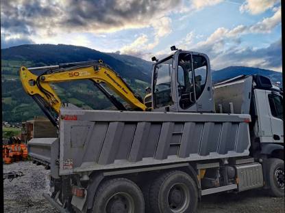 Bild 7:Transporte / Kranarbeiten / Erdarbeiten