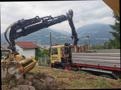 Bild 2:Transporte / Kranarbeiten / Erdarbeiten