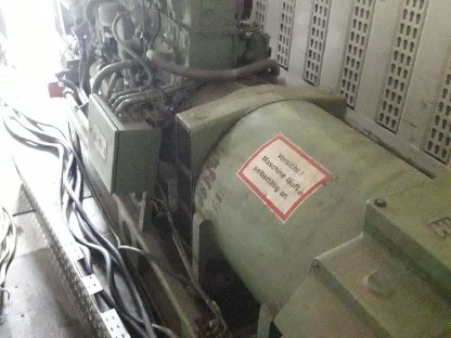 Bild 9:Notstromaggregat Jenbacher