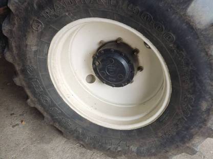 Bild 2:Traktorreifen