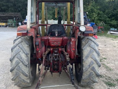 Bild 4:Warchalowski International 574 mit Frontlader