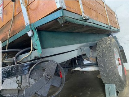 Bild 4:Unimog/Traktor Anhänger