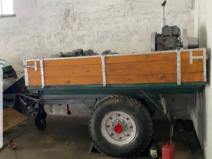 Bild 2:Unimog/Traktor Anhänger