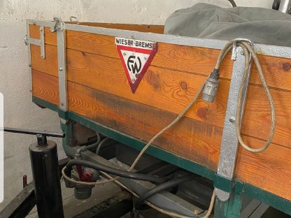 Bild 3:Unimog/Traktor Anhänger