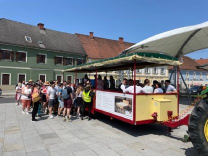 Bild 3:Panoramaanhänger/Personananhänger/Bummelzug