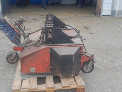 Grünig Kehrmaschine für Stapler
