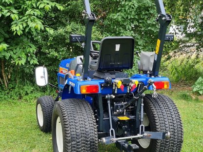 Bild 2:ISEKI 3215 AHL Hydro